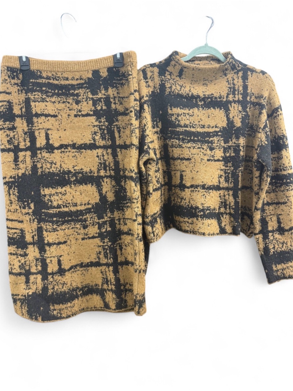Worthington Mustard & Black Patterned Knit Skirt Set